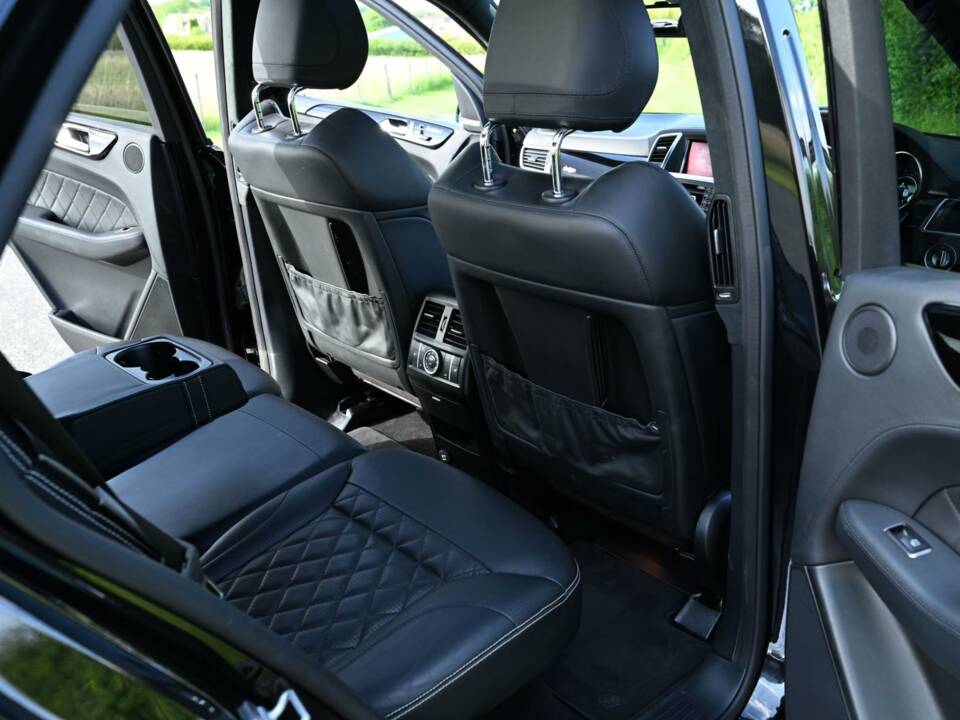Image 39/49 of Mercedes-Benz ML 63 AMG (2013)