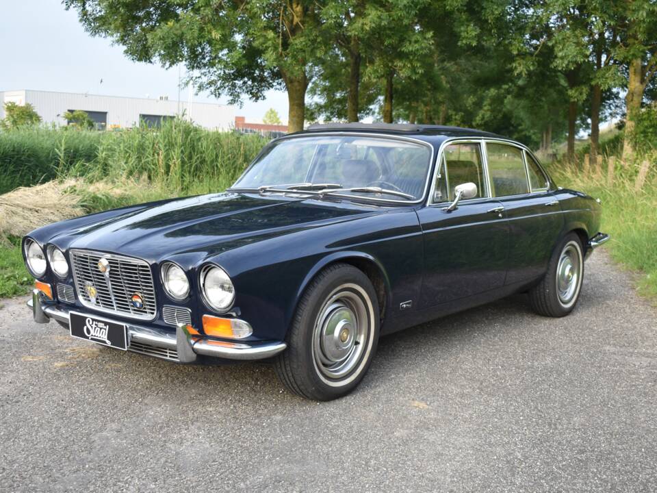 Bild 1/37 von Jaguar XJ 6 4.2 (1972)