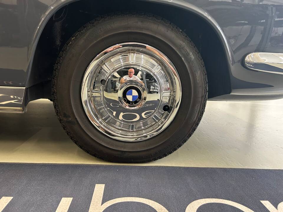 Image 34/37 of BMW 3200 CS (1964)