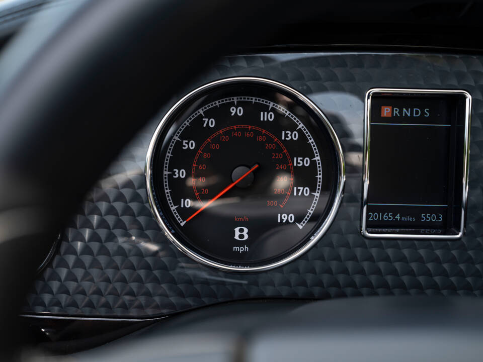 Image 19/31 of Bentley Azure T (2009)