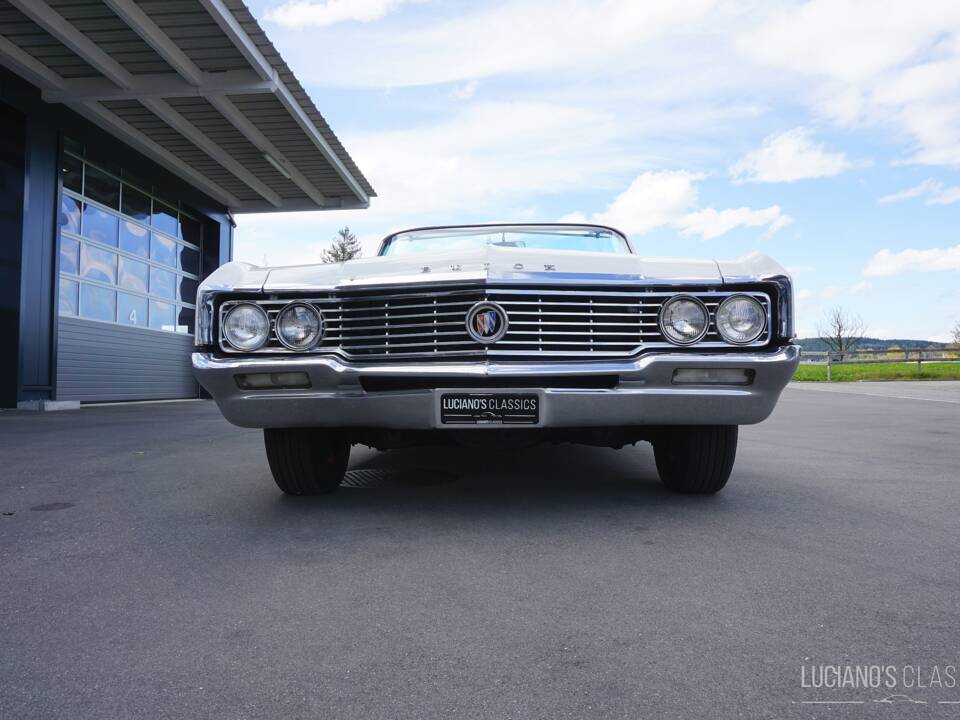 Imagen 11/52 de Buick Electra 225 Custom Convertible (1964)