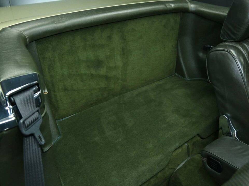 Imagen 21/50 de Mercedes-Benz 380 SL (1984)