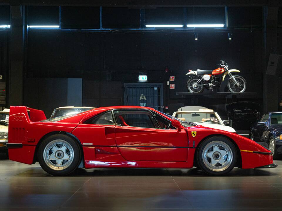 Image 5/50 de Ferrari F40 (1991)