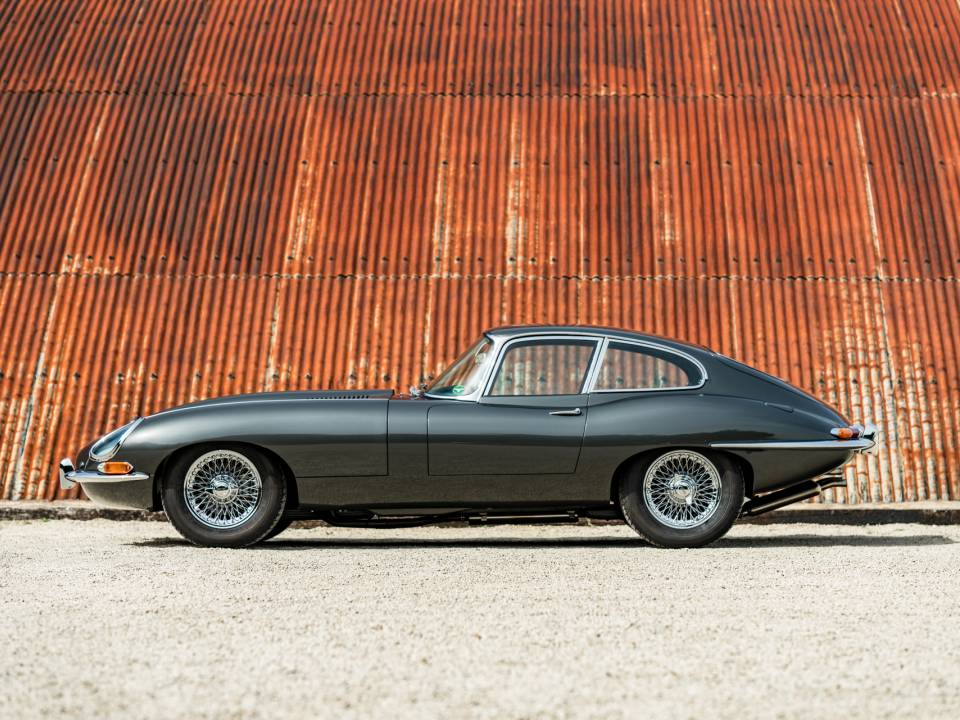 Immagine 2/46 di Jaguar E-Type 3.8 (1963)