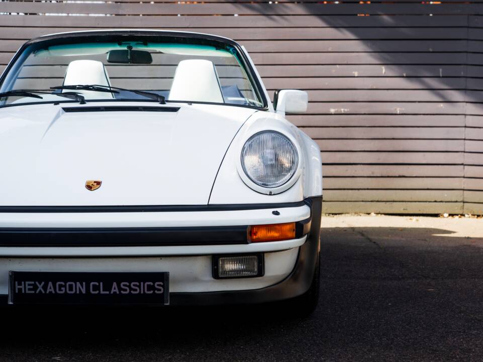 Bild 12/60 von Porsche 911 Carrera 3.2 (1987)