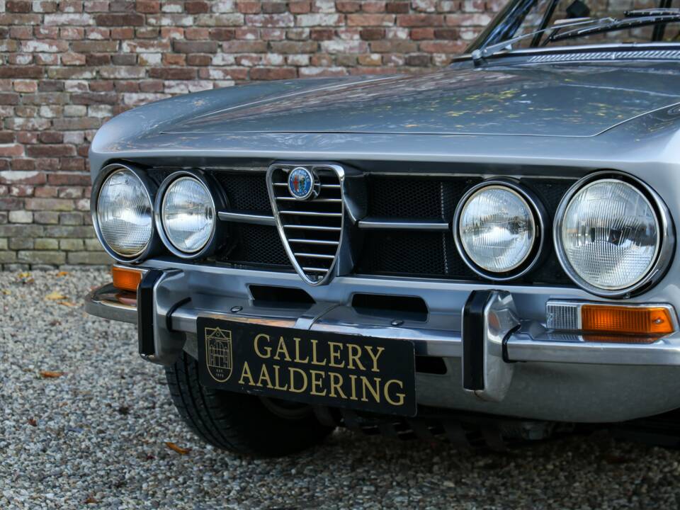 Image 21/50 of Alfa Romeo 1750 GT Veloce (1970)