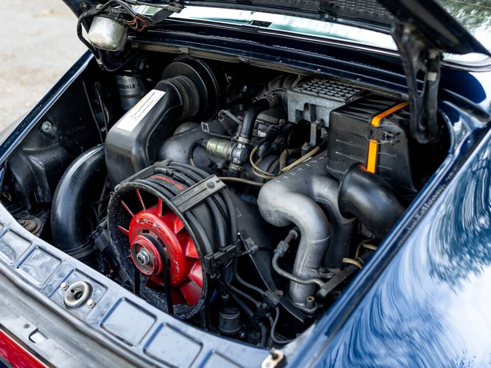 Image 5/50 of Porsche 911 Carrera 3.2 (1985)