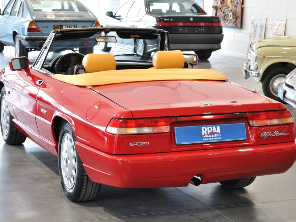 Imagen 7/30 de Alfa Romeo 1.6 Spider (1992)