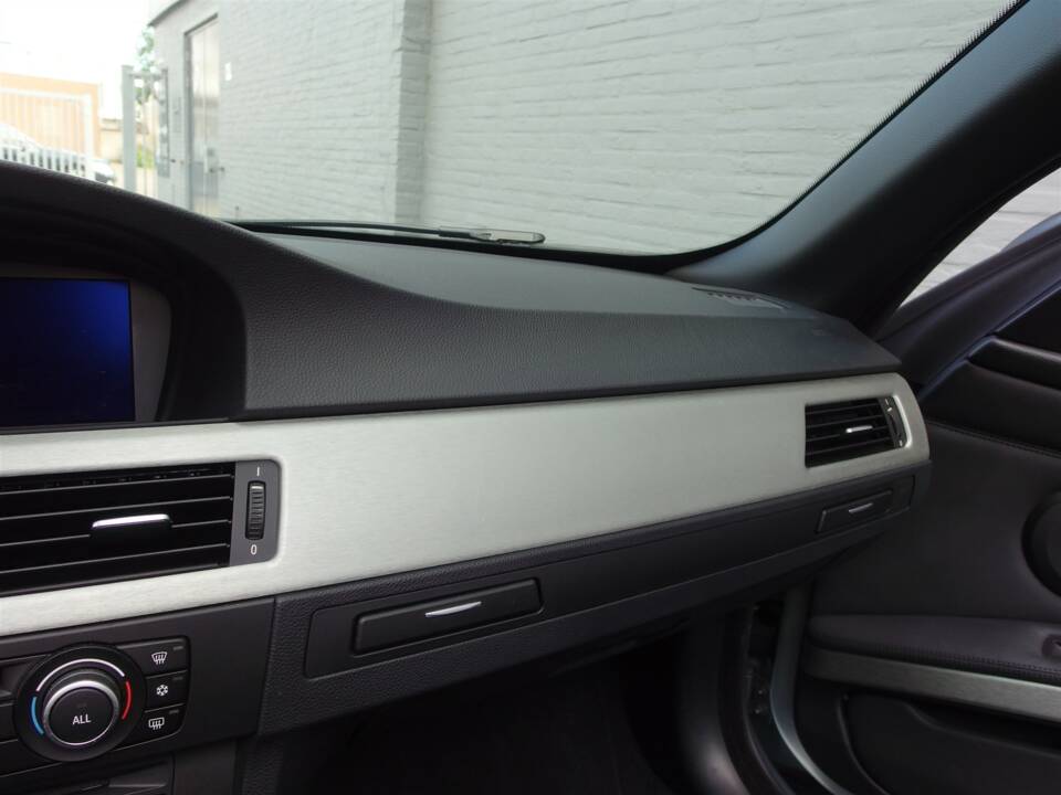 Image 58/98 de BMW M3 (2011)