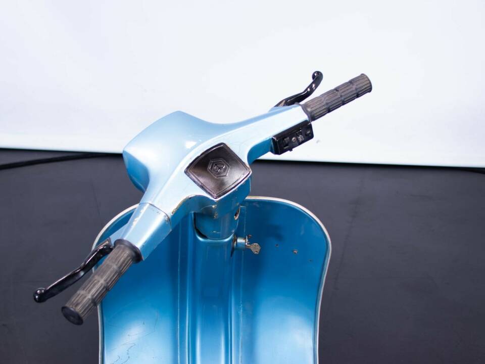 Bild 24/42 von Piaggio Vespa 50 Special (1972)