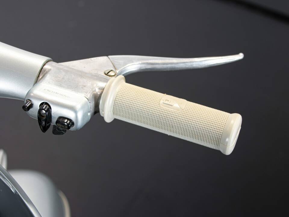 Image 44/45 de Piaggio Vespa 150 (1958)