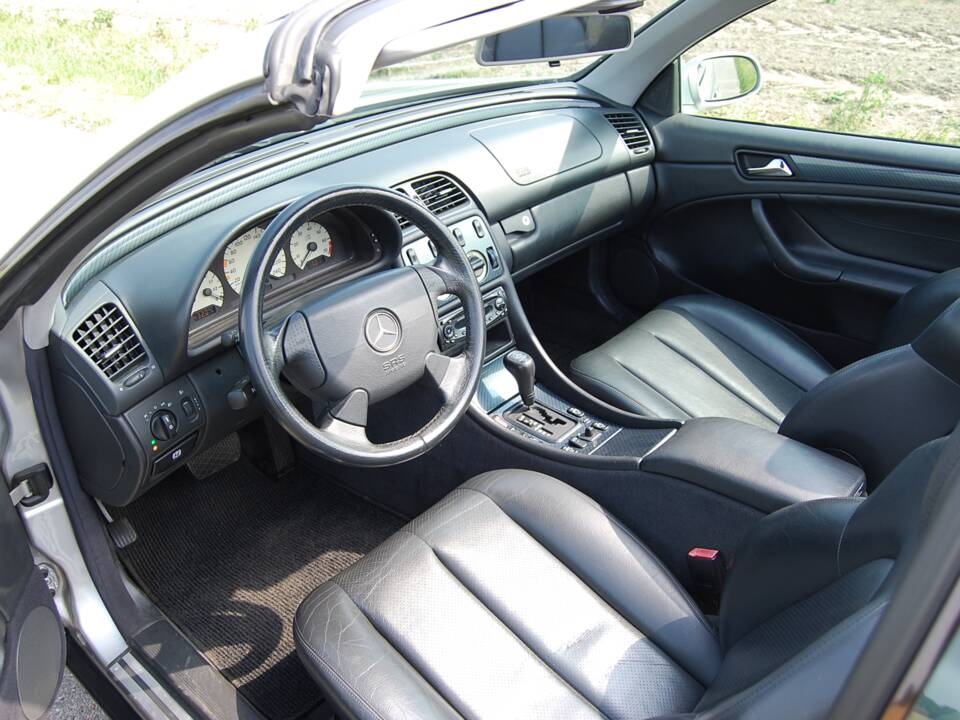 Image 23/46 of Mercedes-Benz CLK 200 (1999)