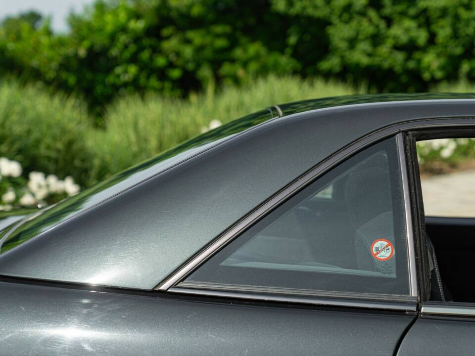 Image 18/50 of Mercedes-Benz 300 SL (1990)