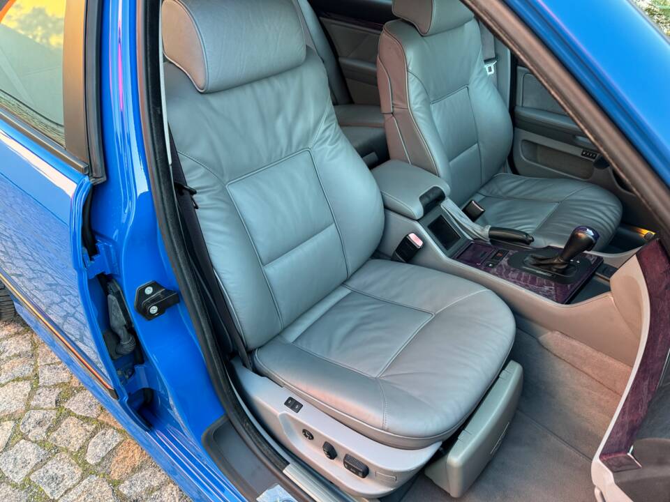 Image 89/100 of BMW 540i Touring (1998)