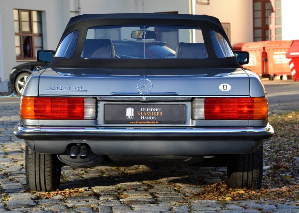 Image 19/36 of Mercedes-Benz 300 SL (1987)