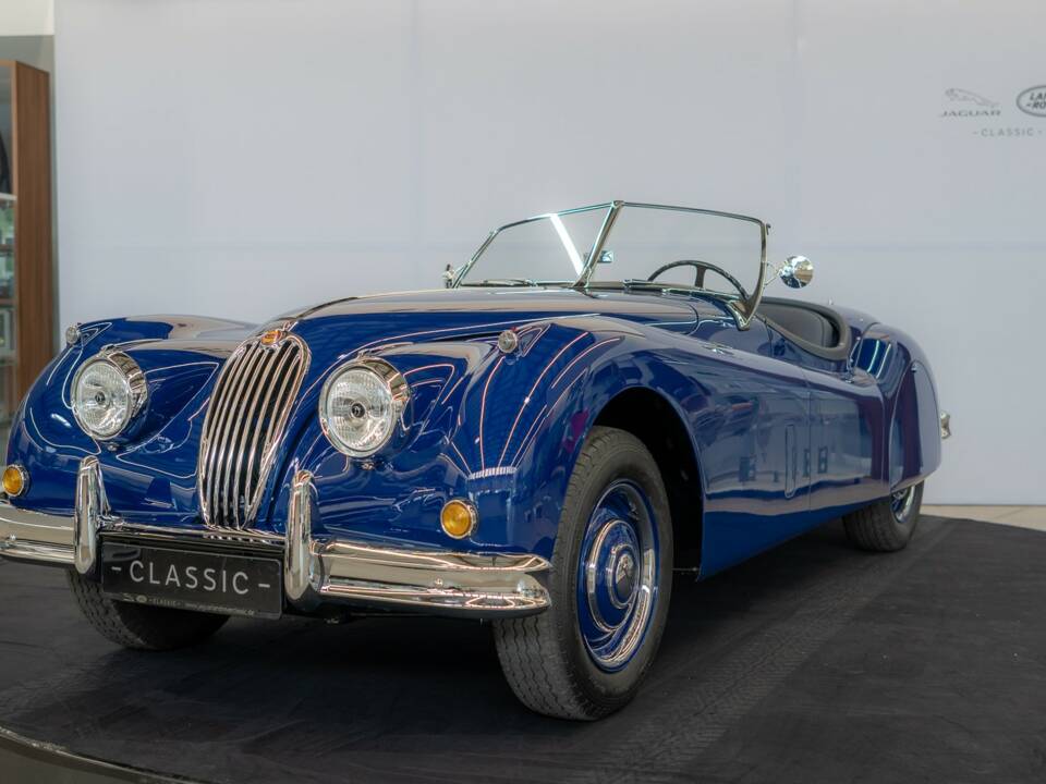 Immagine 5/62 di Jaguar XK 140 OTS (1954)
