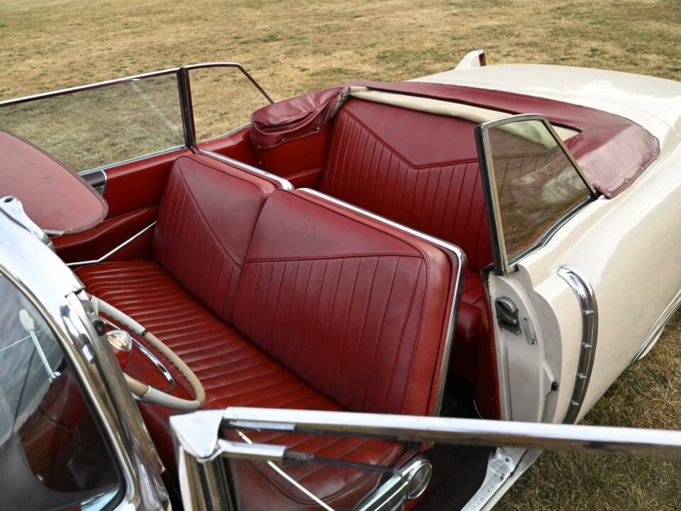 Bild 33/50 von Cadillac 62 Convertible (1954)