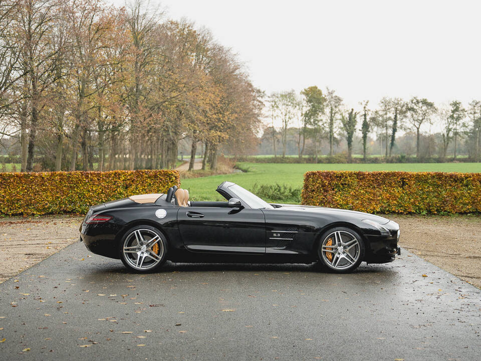 Image 21/100 of Mercedes-Benz SLS AMG Roadster (2011)