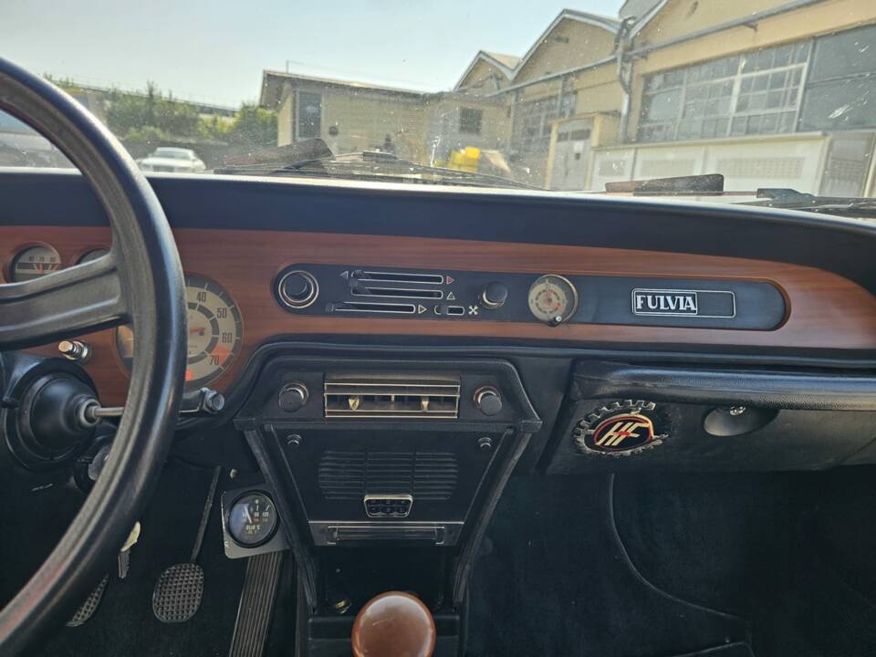 Image 39/56 of Lancia Fulvia 1.3 S (1975)