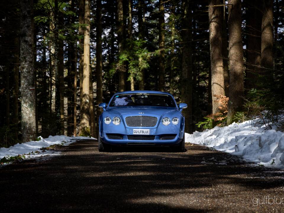 Image 16/75 of Bentley Continental GT (2004)