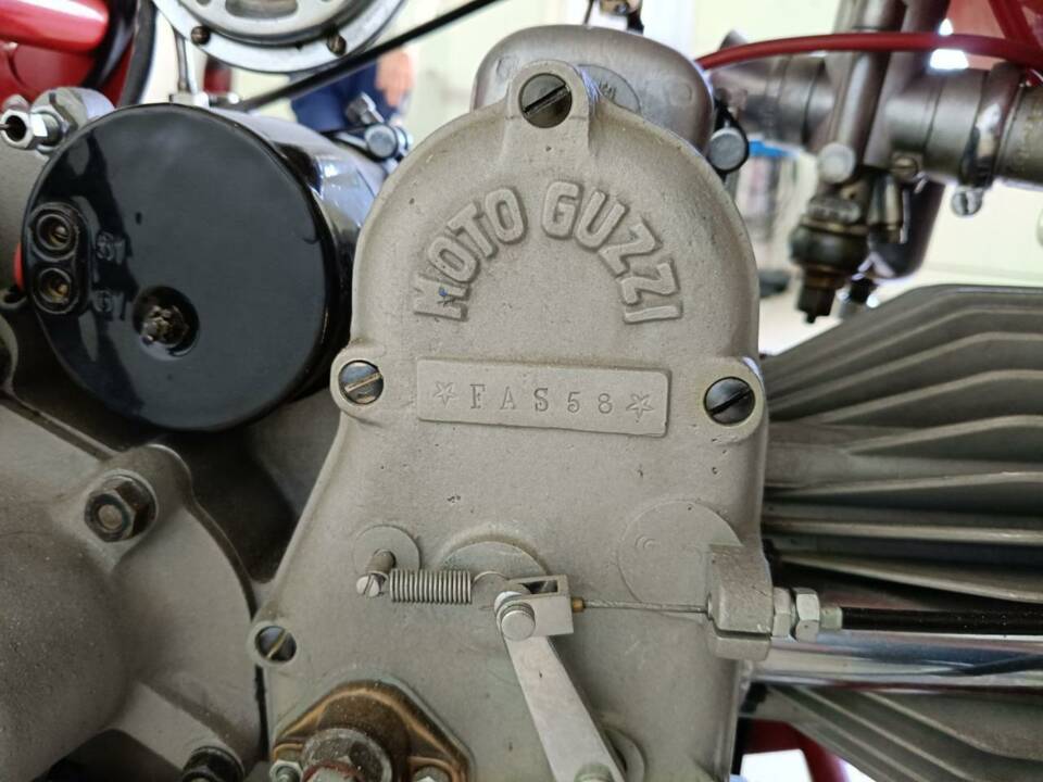 Imagen 3/39 de Moto Guzzi Falcone Sport (1954)