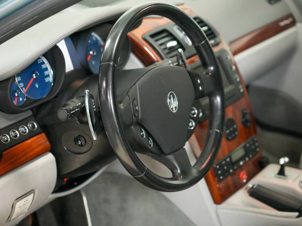 Bild 29/38 von Maserati Quattroporte 4.2 (2005)