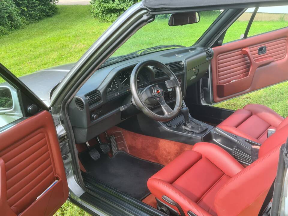 Image 12/18 of BMW 325i (1987)