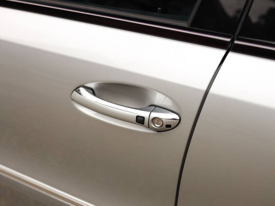 Image 57/72 of Mercedes-Benz E 55 AMG (2002)