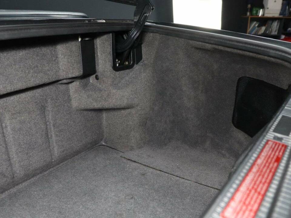 Bild 40/50 von Mercedes-Benz 500 SL (1991)