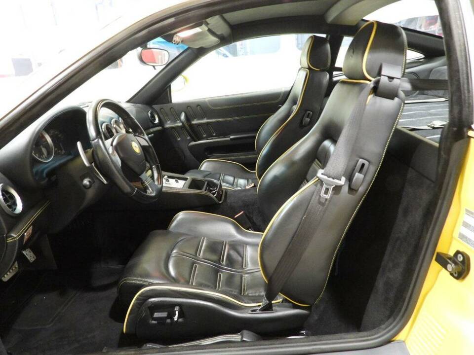 Image 6/15 of Ferrari 575M Maranello F1 (2002)