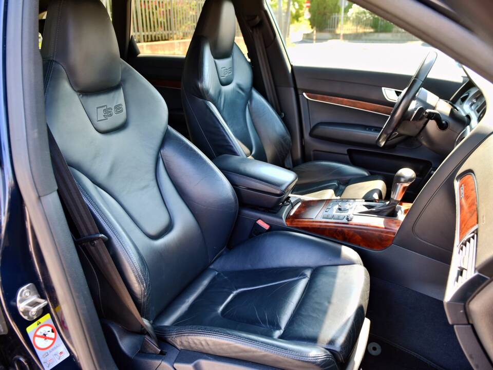 Bild 12/22 von Audi S6 Avant 5.2 V10 quattro (2006)