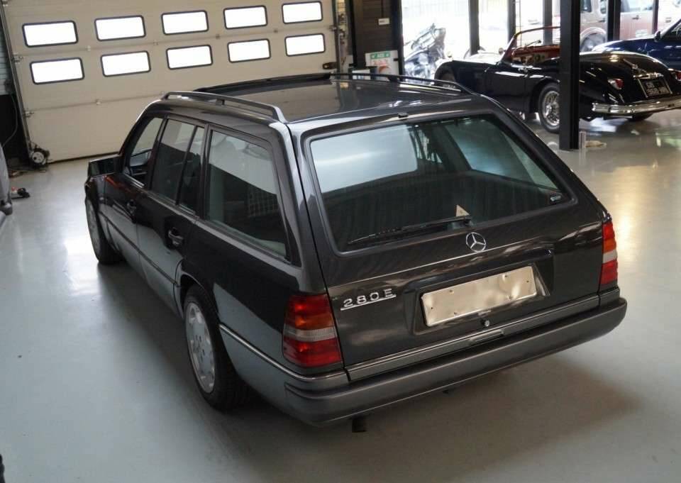 Bild 38/50 von Mercedes-Benz E 280 T (1994)