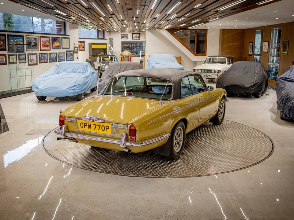 Image 15/50 de Jaguar XJ 6 C 4.2 (1975)