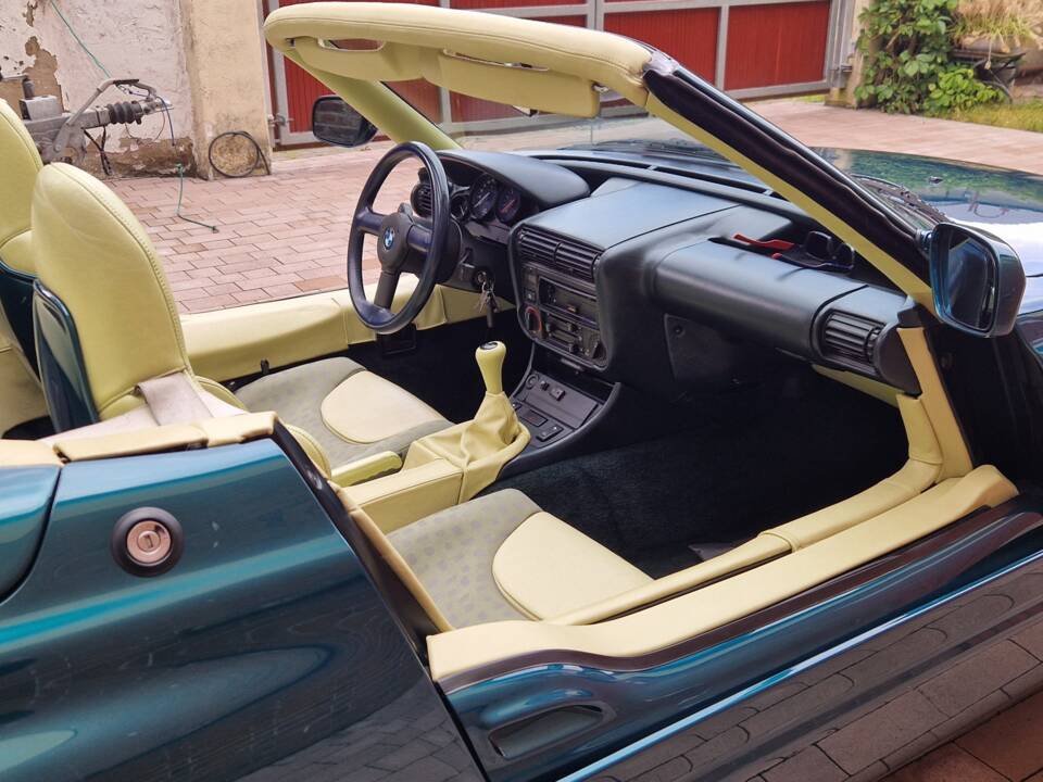 Image 6/13 of BMW Z1 Roadster (1990)