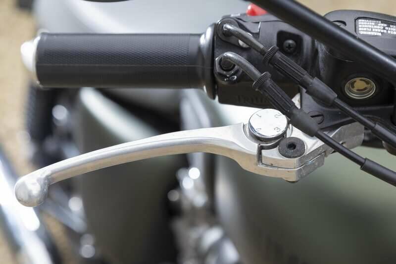Imagen 18/38 de Triumph Bonneville T100 McQueen (2012)