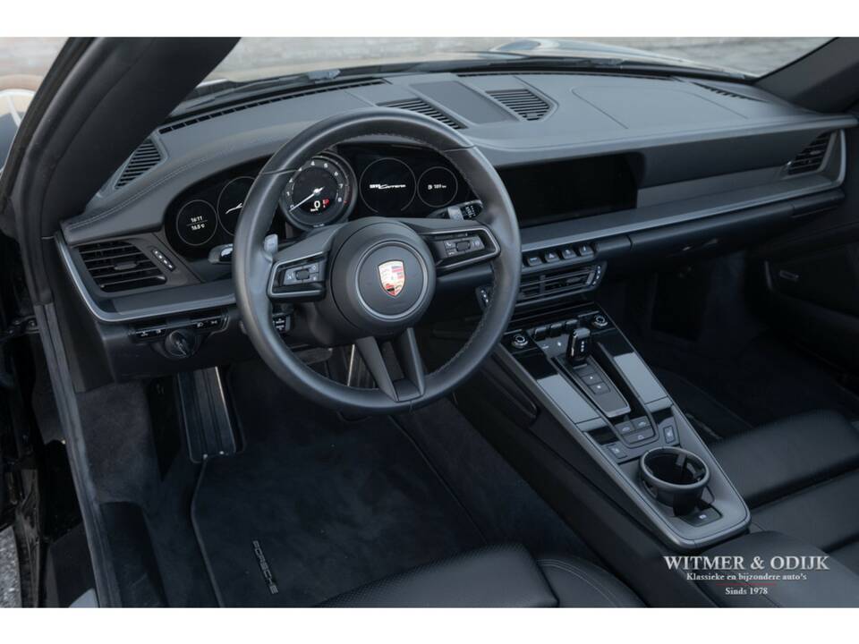 Image 2/44 of Porsche 911 Carrera (2020)