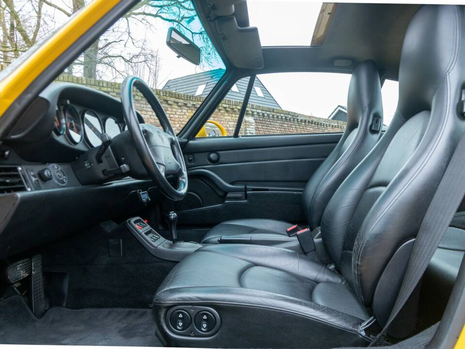 Bild 45/50 von Porsche 911 Carrera (1995)