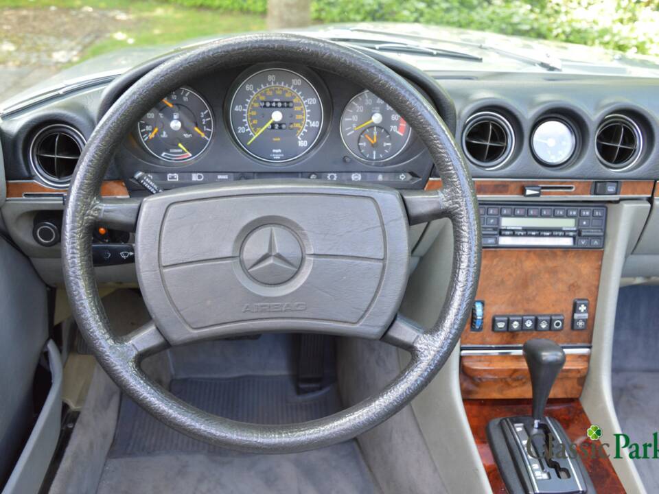Image 45/50 de Mercedes-Benz 500 SL (1985)