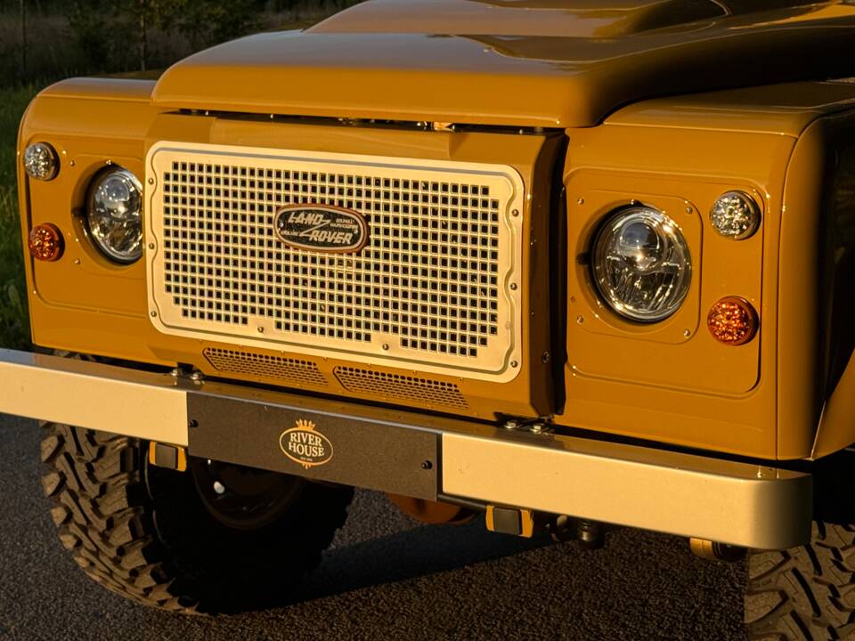 Bild 10/23 von Land Rover 110 (1984)