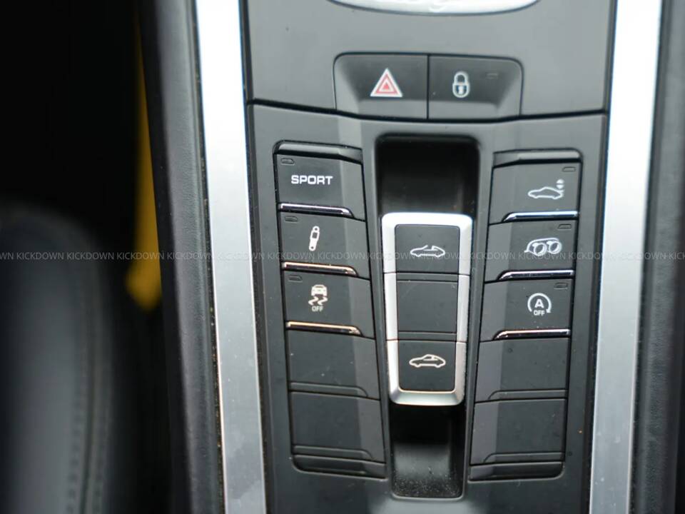 Image 10/10 of Porsche 911 Carrera 4S (2015)
