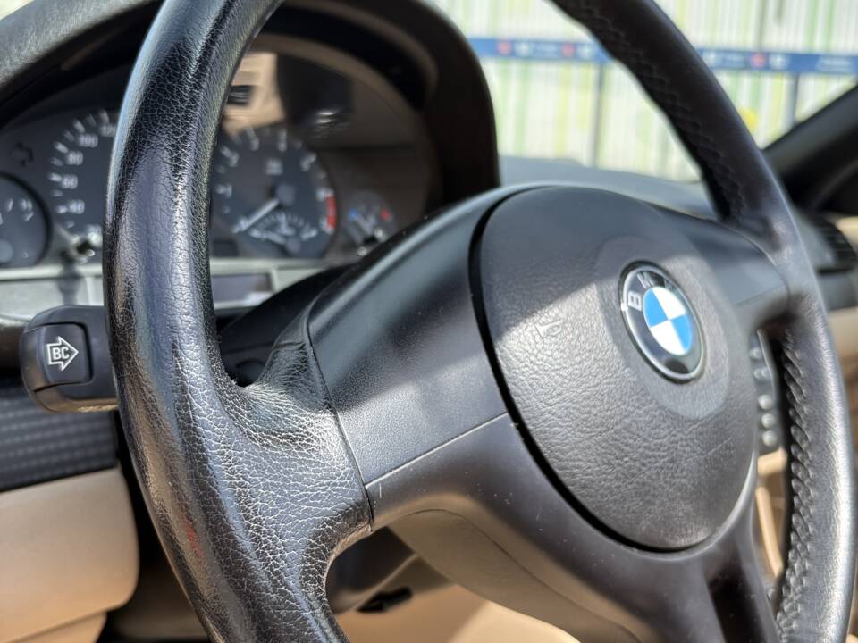 Image 9/14 of BMW 320Ci (2001)