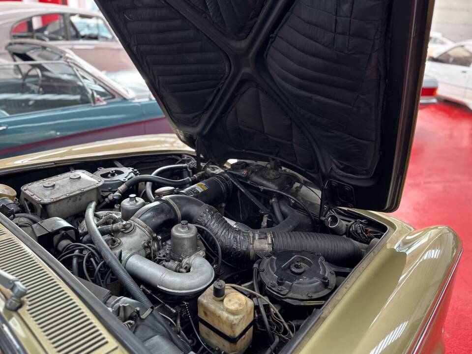 Image 8/23 of Rolls-Royce Silver Shadow I (1975)