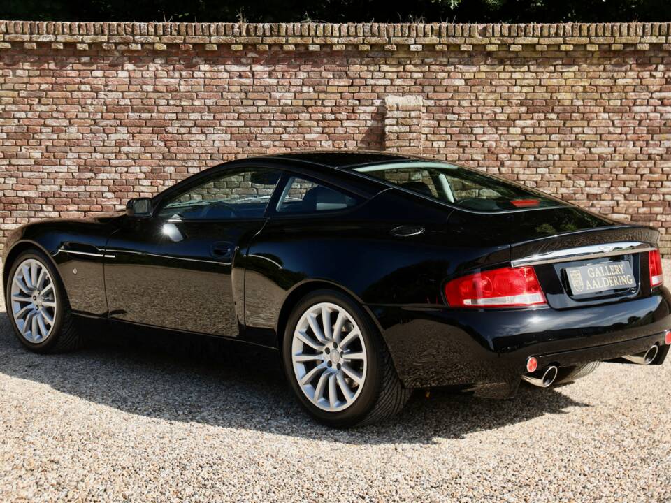 Image 13/50 of Aston Martin V12 Vanquish (2002)
