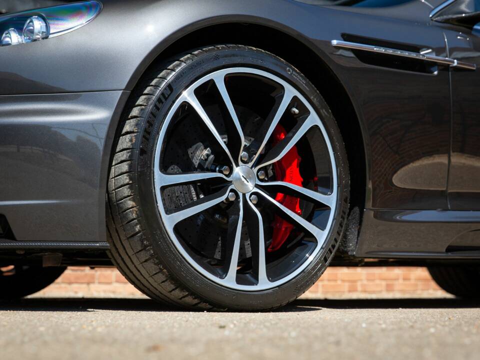 Image 6/50 of Aston Martin DBS (2012)