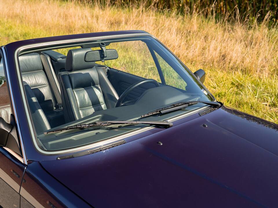 Immagine 9/35 di BMW 320i (1988)