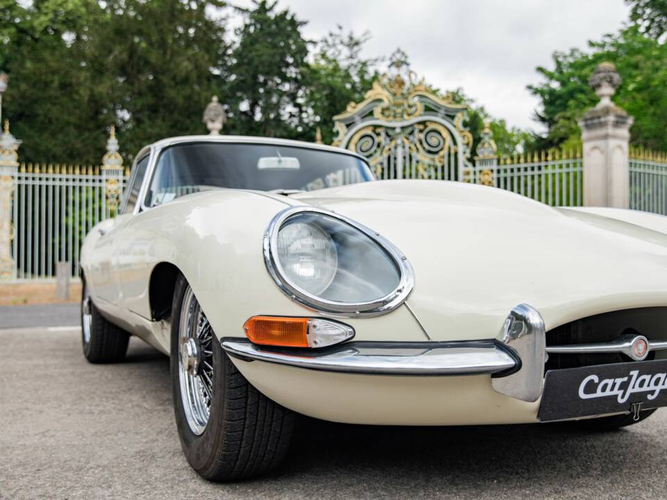 Image 15/50 de Jaguar Type E 3.8 (1963)