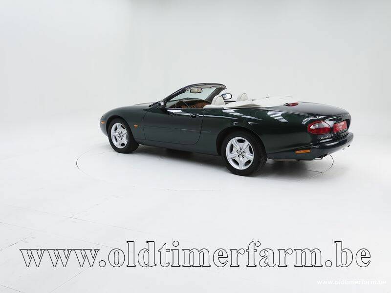 Imagen 4/15 de Jaguar XK8 4.0 (1998)