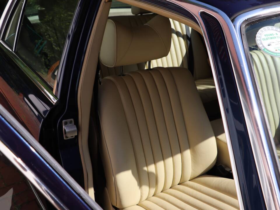 Image 35/57 de Mercedes-Benz 450 SEL 6,9 (1977)