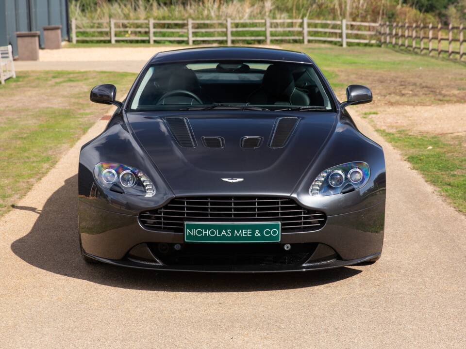 Bild 15/79 von Aston Martin V12 Vantage (2011)