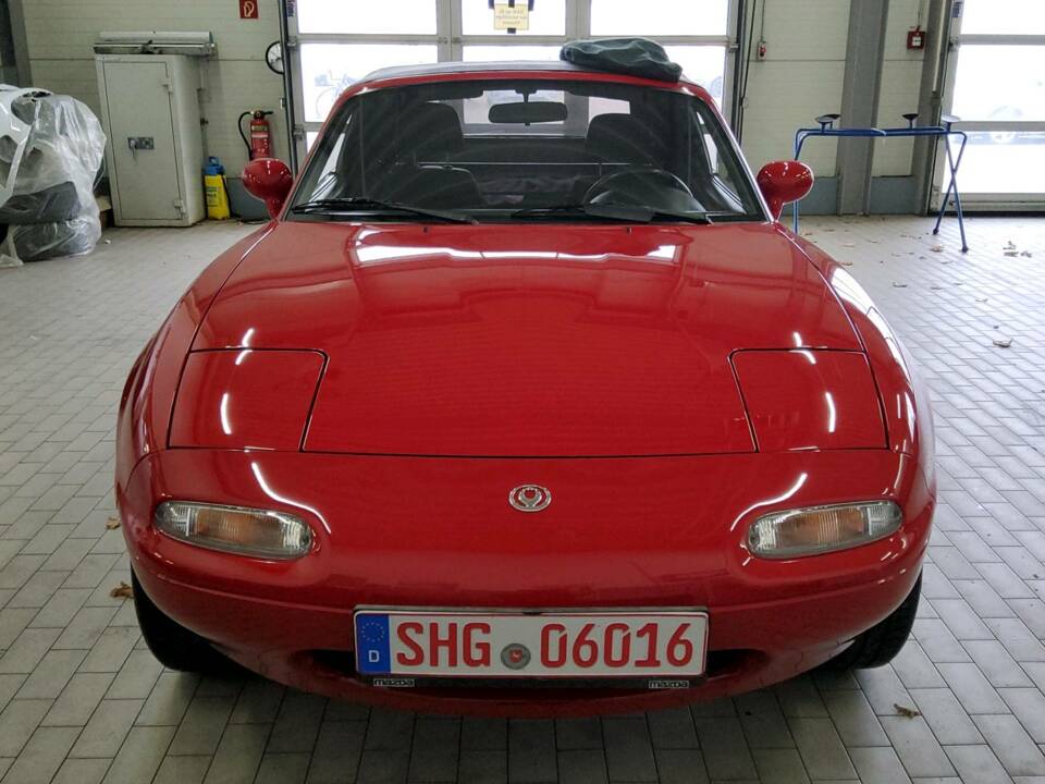 Image 32/56 de Mazda MX-5 1.8 (1995)